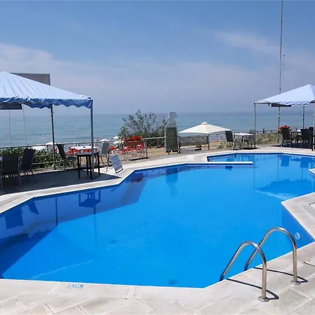 Lägenhetshotell Corfu Menigos