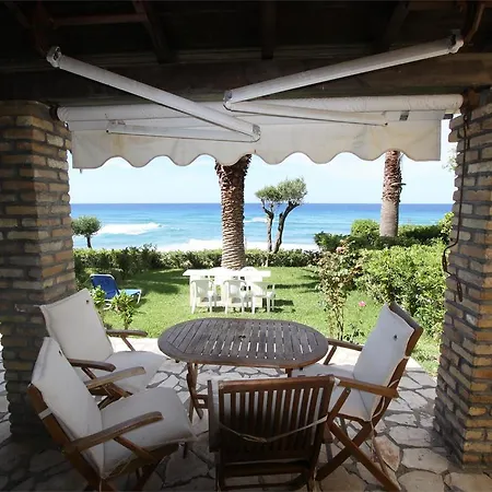 Lägenhetshotell Corfu Menigos