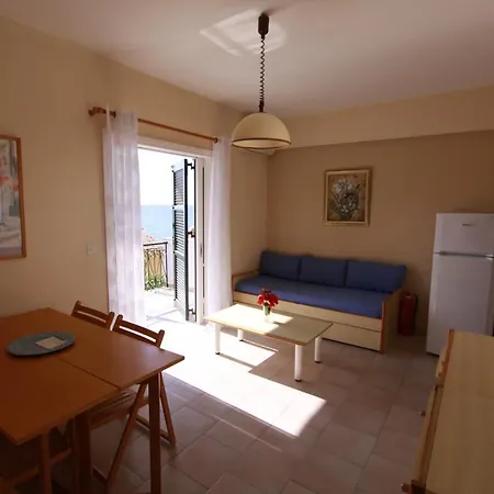 Lägenhetshotell Corfu Menigos 3*