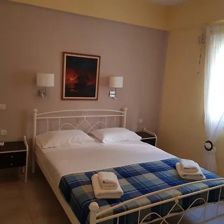 Corfu Menigos Lägenhetshotell