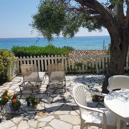 Apart Otel Corfu Menigos