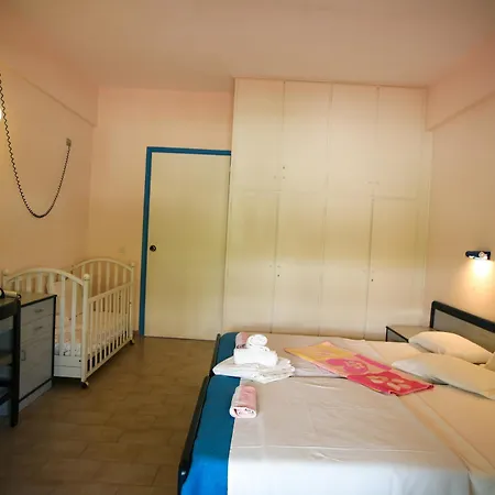Corfu Menigos Hotel apartamentowy Glifada