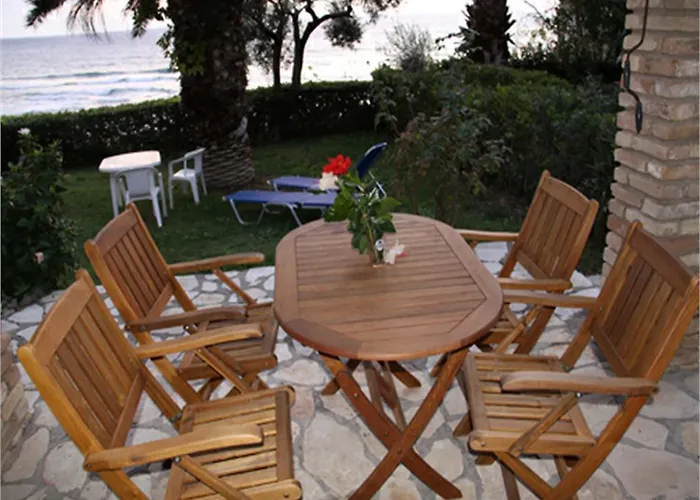 מלון דירות Corfu Menigos