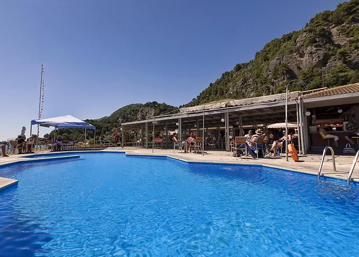 Corfu Menigos מלון דירות 3*