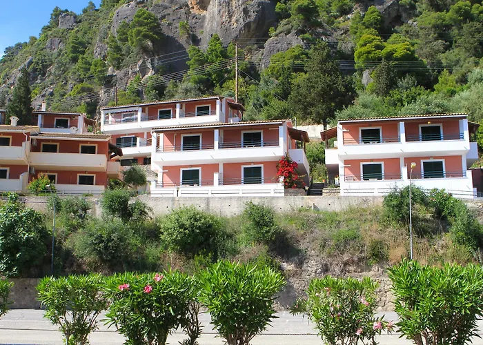 Corfu Menigos גליפאדה