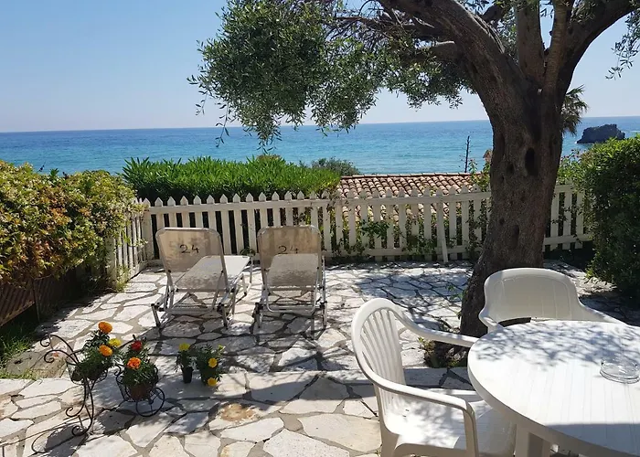 מלון דירות Corfu Menigos